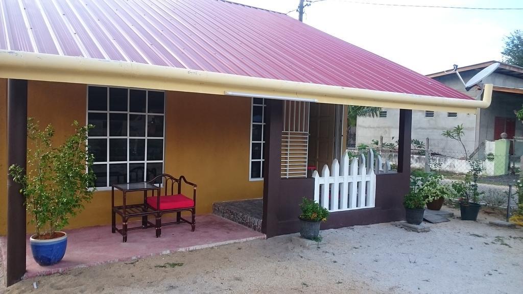 Arina'S Homestay Kampung Kuala Besut Eksteriør billede